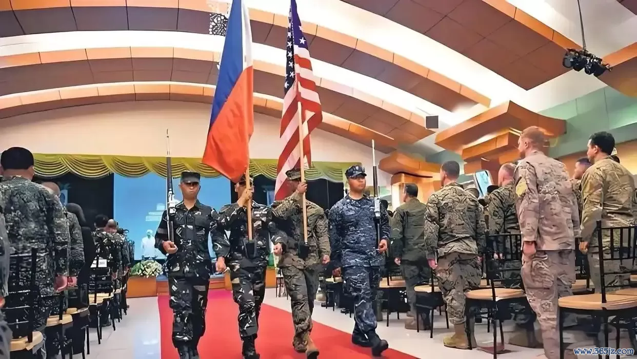 南海暗战开打，多国确定增兵，中方在黄岩岛清场，菲船已被逼退